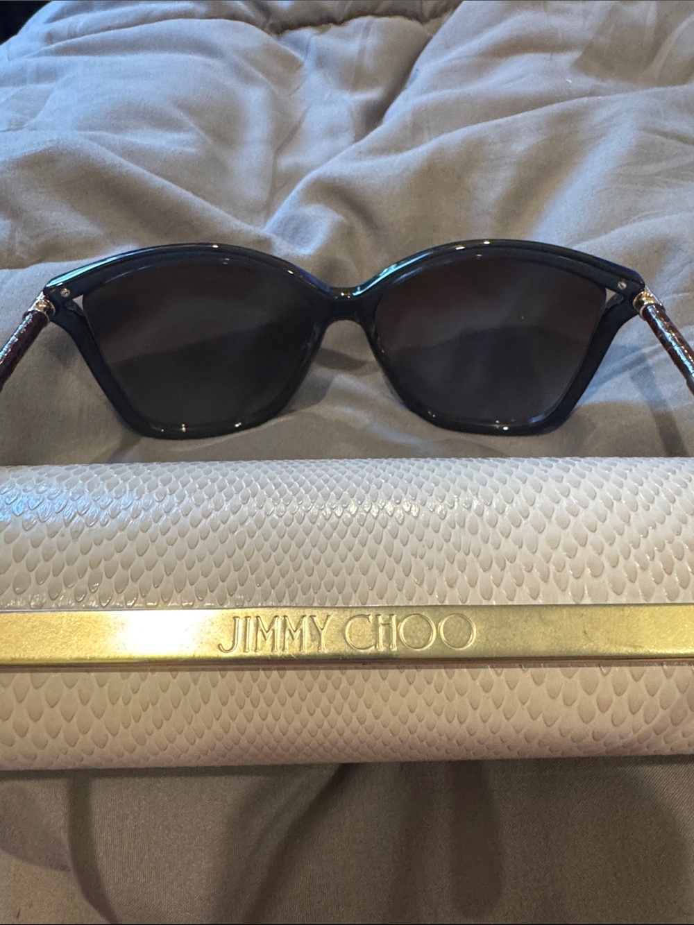 Jimmy Choo Ivory Snakeskin-Textured Clutch with Gold Bar - Picture 6 of 7